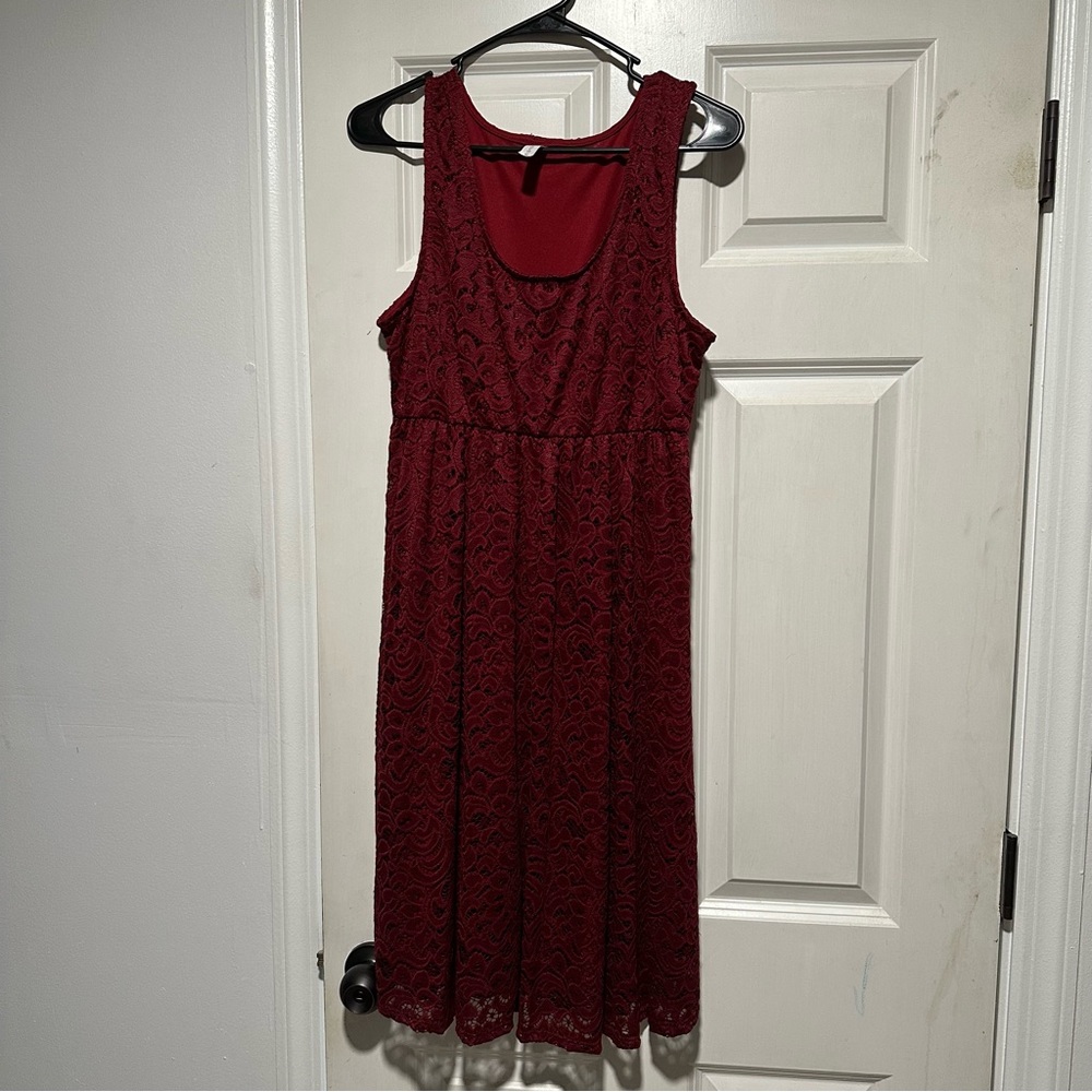 Beautiful red lace maternity dress